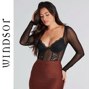 Windsor 🖤 Black Lace Bustier long sleeve Bodysuit- XS